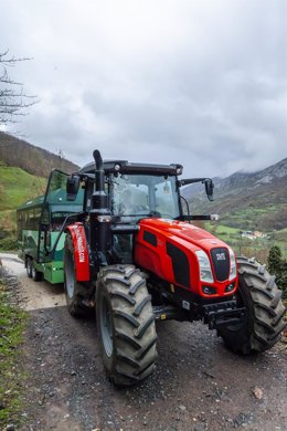 Tren turístico, impulsado por un tractor de bajas emisiones.