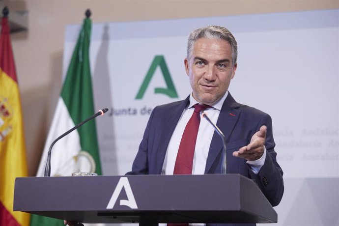 El consejero de Presidencia de la Junta de Andalucía, Elías Bendodo, durante la rueda de prensa tras el Consejo de Gobierno de la Junta de Andalucía en el Palacio de San Telmo, a 5 de julio de 2022 en Sevilla (Andalucía, España)