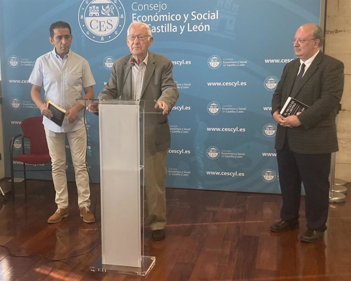 Andrés (i), Ariza y Cabero.