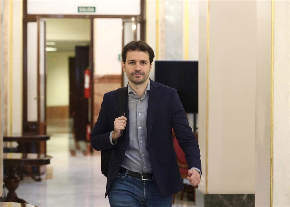 El secretario tercero del Congreso y diputado de Unidas Podemos, Javier Sánchez Serna, a su llegada a una reunión de la Mesa del Congreso de los Diputados, a 21 de junio de 2022, en Madrid (España).