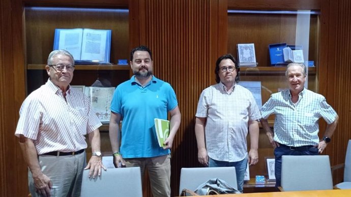 El diputado de VOX en las Cortes de Aragón, David Arranz, se reúne con la Federación de Asociaciones Culturales de Aragón Oriental (FACAO) y la 'Plataforma Aragonesa No Hablamos Catalán'.