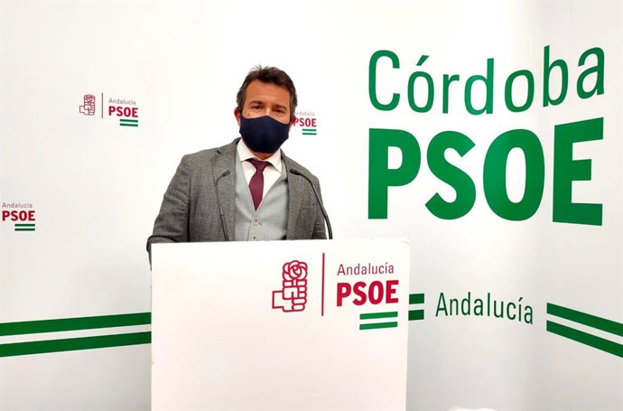 Archivo - Joaquín Dobladez, en la sede provincial de su partido.