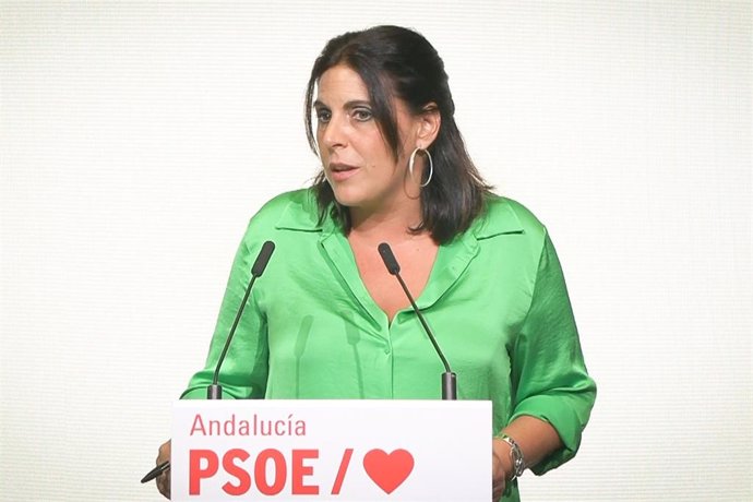 La vicesecretaria general del PSOE-A, Ángeles Férriz, en rueda de prensa en la sede regional del PSOE-A.