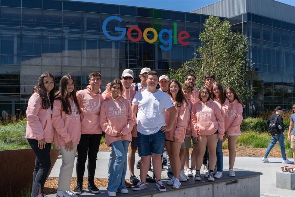 Un grupo de jóvenes talentos de Andalucía descubre Silicon Valley junto al youtuber Miquel Montoro.