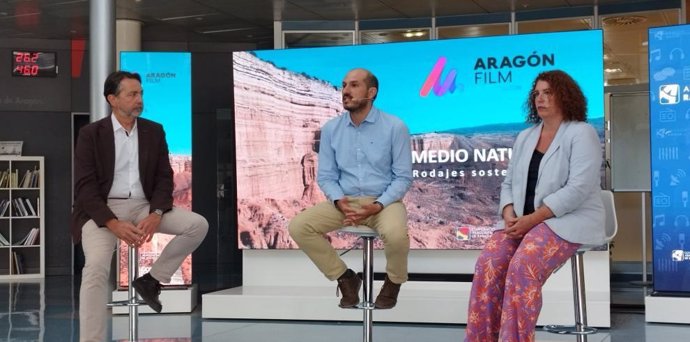 Presentación del protocolo entre la Dirección General del Medio Natural y Aragón Film Commission para favorecer rodajes sostenibles en la Red de Espacios Naturales Protegidos, en las instalaciones de la CARTV.