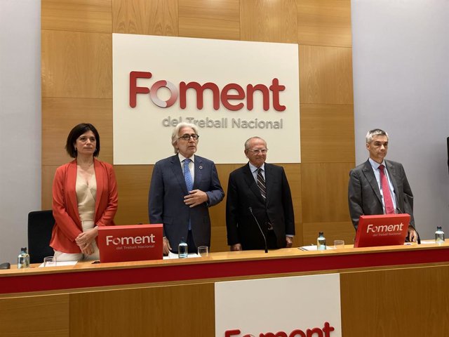 Montse Surroca (Foment del Treball), Josep Sáchez Llibre (Foment del Treball), Emilio Zegrí  (Icab) i Sergi Llagostera (Associació de Propietaris de Catalunya)