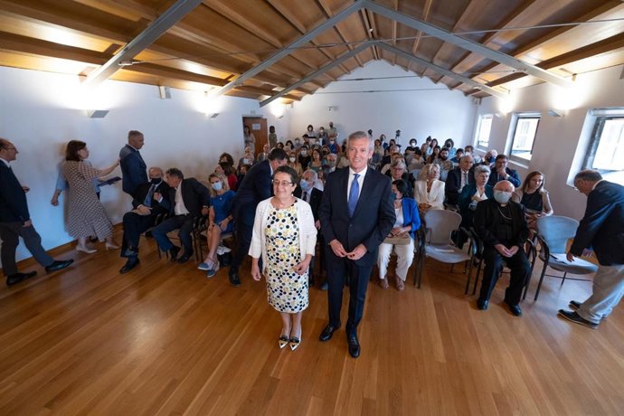 Rosario Álvarez toma posesión por segundo mandato de la Presidencia del Consello da Cultura Galega, junto al presidente de la Xunta, Alfonso Rueda