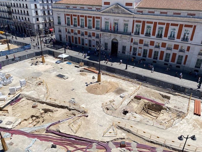 Vista general de las obras en la Puerta del Sol de Madrid, a 1 de julio de 2022, en Madrid (España)