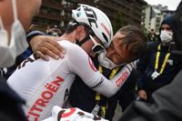 Ben O'Connor abandona el Tour: "El dolor me hace imposible seguir"