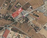 Bomberos del CEIS extinguen el incendio declarado en una nave abandonada de Yecla