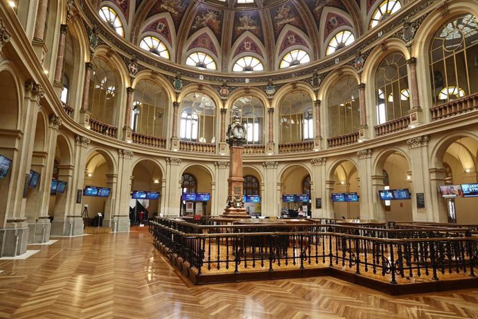 Archivo - Vista general del Palacio de la Bolsa, a 3 de mayo de 2022, en Madrid (España)