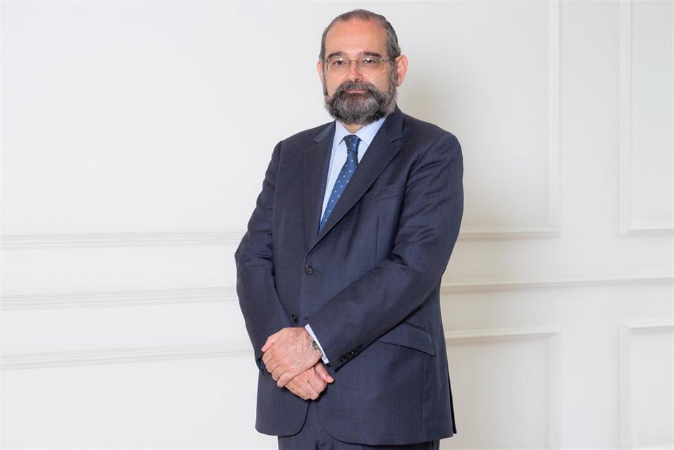 Archivo - Alfonso Bullón de Mendoza y Gómez de Valugera reelegido presidente de la Fundación Universitaria San Pablo CEU.