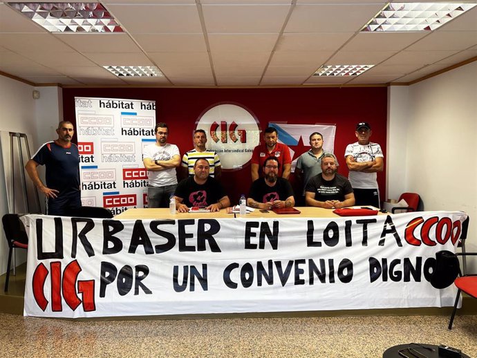 Empleados de Urbaser convocan una huelga indefinida en Santiago desde el 18 de julio para lograr un convenio "justo"