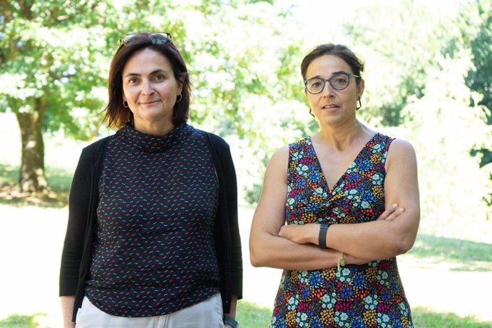 Las investigadoras del Instituto Galego de Física de Altas Enerxías (IGFAE), Dolores Cortina y Beatriz Fernández.