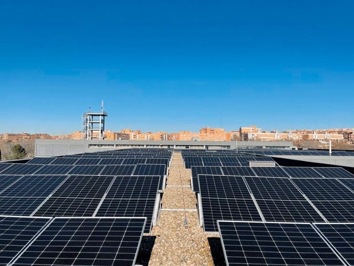 Archivo - Paneles solares