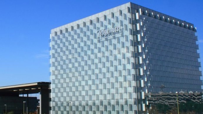 Archivo - Sede de Telefónica en Madrid