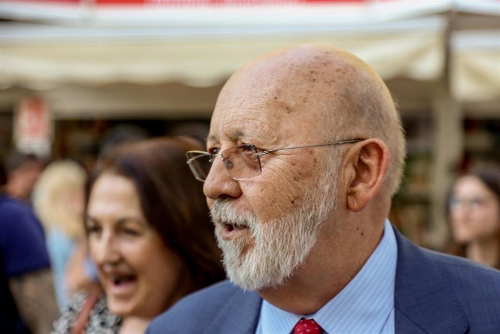 Archivo - El presidente del CIS, José Félix Tezanos, a su llegada a la presentación del libro Cambios sociales en tiempos de pandemia, en el pabellón de Caixabank del Parque de El Retiro, a 31 de mayo de 2022, en Madrid (España).