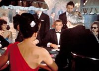 Muere Monty Norman, compositor del icónico tema de James Bond, a los 94 años