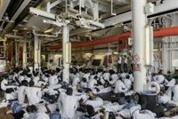 Italia permite desembarcar a más de 300 migrantes del 'Geo Barents' en la ciudad de Tarento