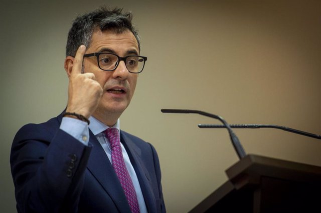 El ministro de la Presidencia, Relaciones con las Cortes y Memoria Democrática, Félix Bolaños, interviene durante un acto de conmemoración del proceso 1001, en el Consejo Económico y Social, a 24 de junio de 2022, en Madrid (España).