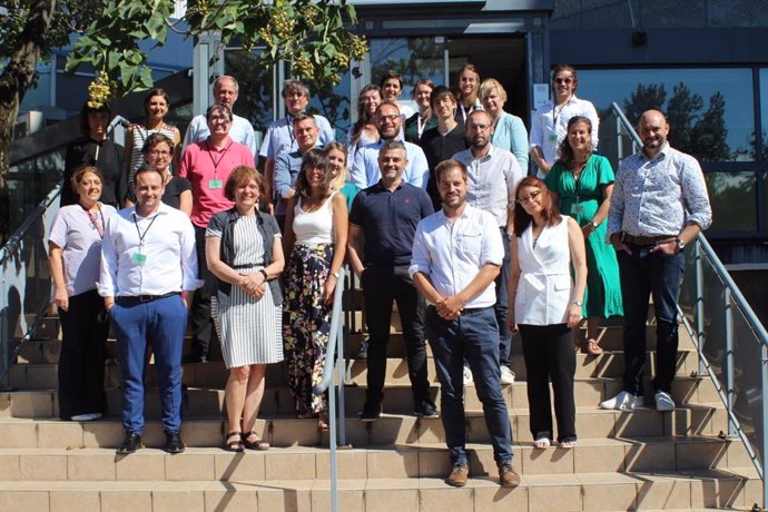 Foto de grupo tomada el pasado viernes en la primera reunión del Consorcio del proyecto HERVCOV, en Bruselas.