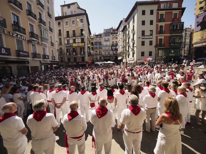 Concentración en Pamplona en recuerdo de Miguel Ángel Blanco, con motivo del 25 aniversario de su secuestro y asesinato a manos de ETA.