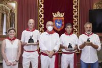 Miguel Ángel Beltrán recibe el primer premio del XX Concurso Internacional de Fuegos Artificiales