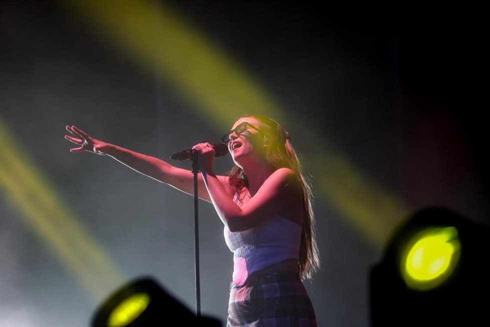 Archivo - La cantante Paula Ribó, conocida como Rigoberta Bandini, durante un concierto en el Festival de Tomavistas, en IFEMA, a 19 de mayo de 2022, en Madrid (España).