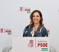 Ambrosio (PSOE) afirma que a Moreno (PP) "ya no le importa nada la vaca de Los Pedroches" a la que abrazó en campaña