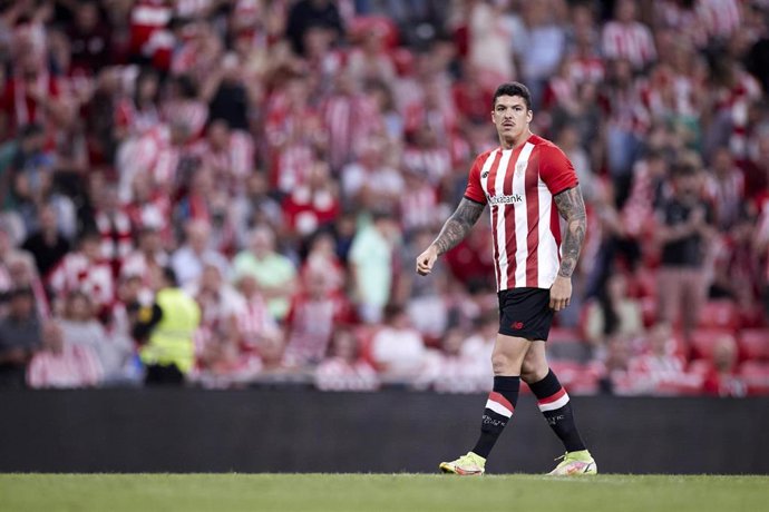 Archivo - El jugador del Athletic Club Ander Capa, durante el partiddo ante el Osasuna en San Mamés de LaLiga Santander 2021-2022.