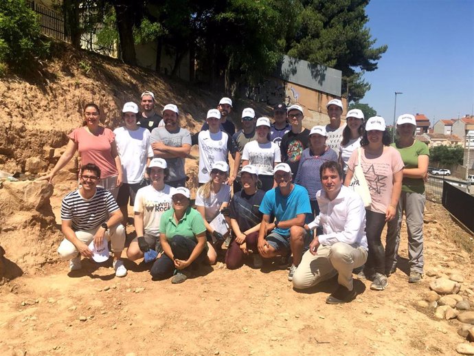 Visita de la alcaldesa de Calahorra, Elisa Ventoso, y del director ejecutivo de UNIR, Javier Galina,a al campus 'Calagurris-UNIR 2022'