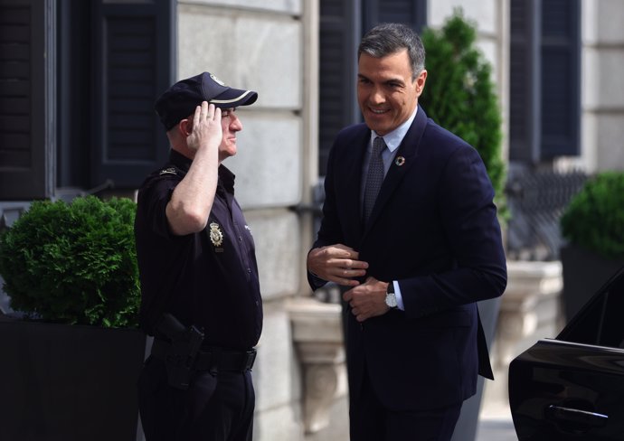 El presidente del Gobierno, Pedro Sánchez, a su llegada a la primera jornada de la 26 edición del Debate sobre el Estado de la Nación, en el Congreso de los Diputados, a 12 de julio de 2022, en Madrid (España). 