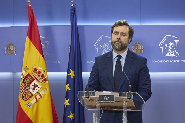 El portavoz de Vox en el Congreso, Iván Espinosa de los Monteros, interviene en una rueda de prensa posterior a una Junta de Portavoces, en el Congreso de los Diputados, a 28 de junio de 2022, en Madrid (España).