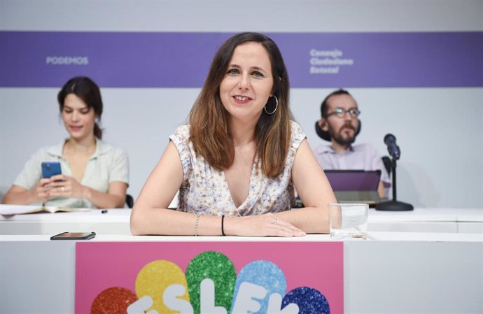 La ministra de Derechos Sociales y Agenda 2030, Ione Belarra, interviene en una reunión del Consejo Ciudadanos Estatal de Podemos, en la Sede de Podemos, a 9 de julio de 2022, en Madrid (España). 