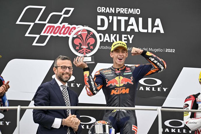 Archivo - Pedro Acosta celebra su victoria en el GP de Italia