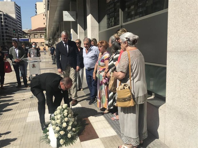 Una placa recuerda, 43 años después a los 79 fallecidos del atentado contra Hotel Corona de Aragón