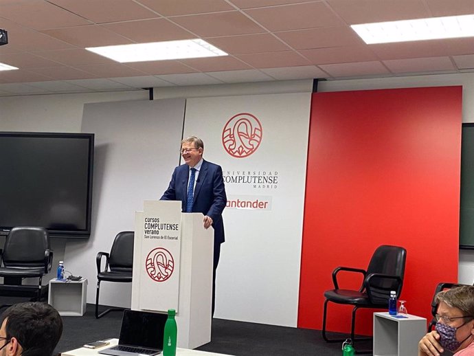 El presidente de la Generalitat Valenciana y secretario general del PSPV-PSOE, Ximo Puig, durante su intervención 'Federar en cuerpo y alma. La vía para unir España', en los Cursos de Verano de la Universidad Complutense en El Escorial.