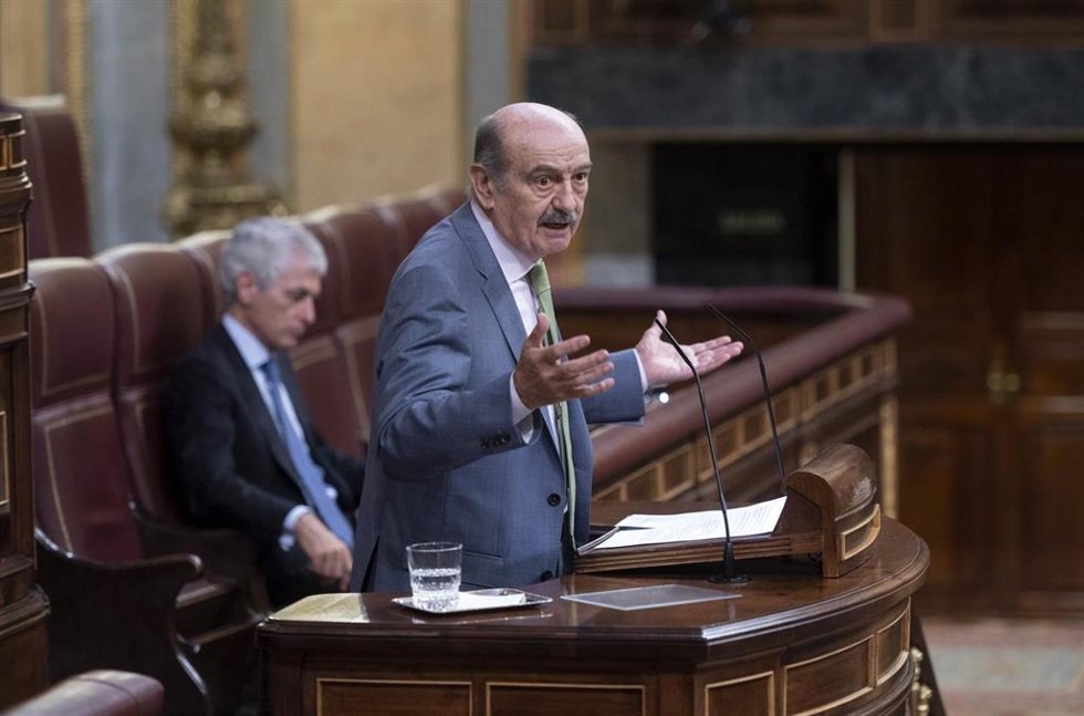 Archivo - El diputado José María Mazón en una sesión plenaria en el Congreso de los Diputados