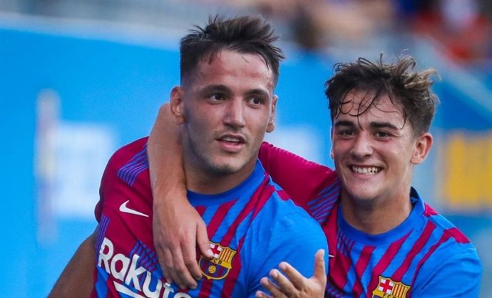 Archivo - El Bara arranca la pretemporada con un triplete de Rey Manaj