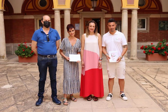 12.7.22 Fotos Ayto Huelva (Premios Comercios Orgullosos)