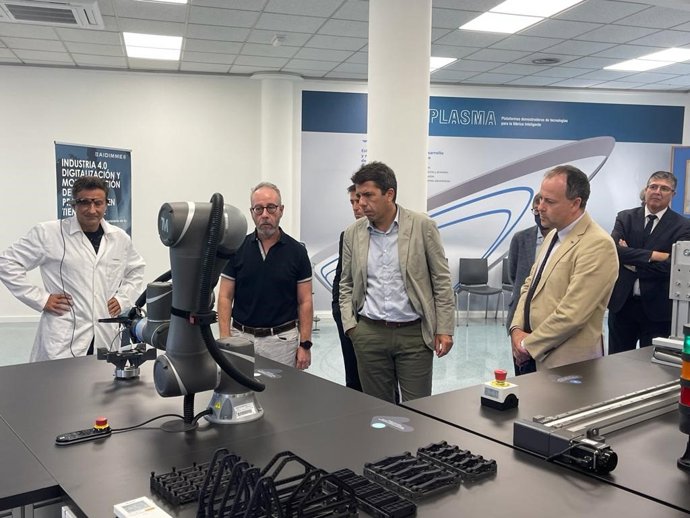 El president del PPCV, Carlos Mazón, en el centre de la imatge