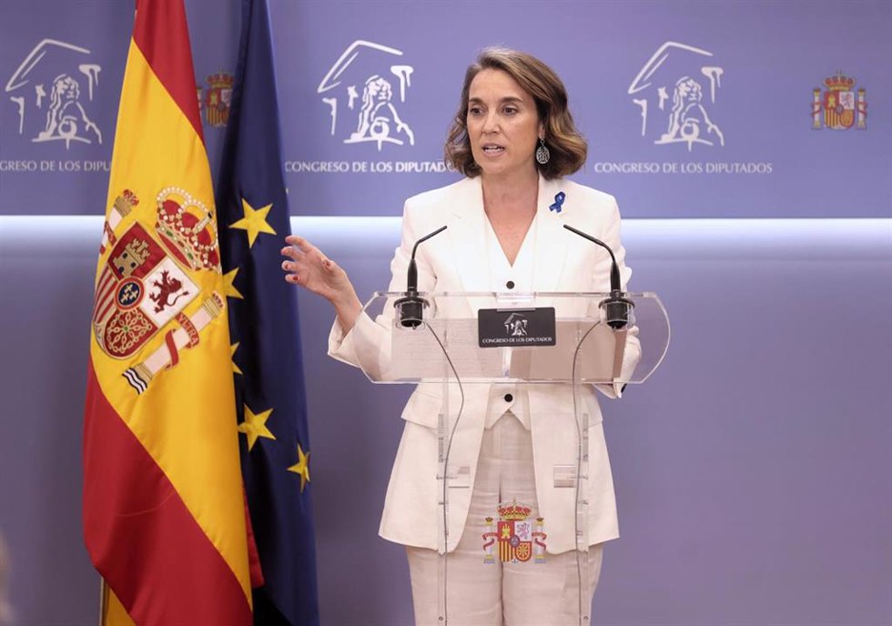 La portavoz del PP, Cuca Gamarra, ofrece una rueda de prensa en el Congreso de los Diputados