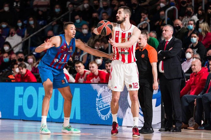 Archivo - El alero serbio Nikola Kalinic en un partido contra el Bara en la Euroliga de baloncesto.