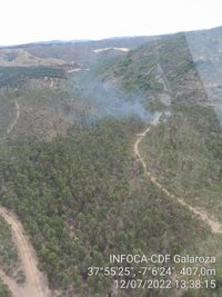 Extinguido el incendio originado en el paraje de Las Peñas de Aroche (Huelva)
