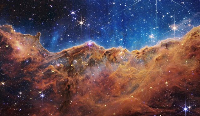 Imagen de la Nebulosa Carina tomada con Webb permite apreciar jóvenes estrellas