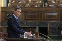 Sánchez anuncia una beca extra de 100 euros al mes de setiembre a avientu pa un millón d'estudiantes