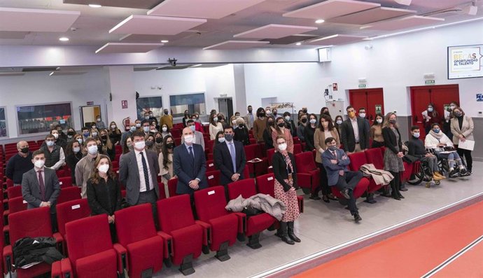Archivo - Acto de entrega de las becas 'Oportunidad al Talento' 2021.