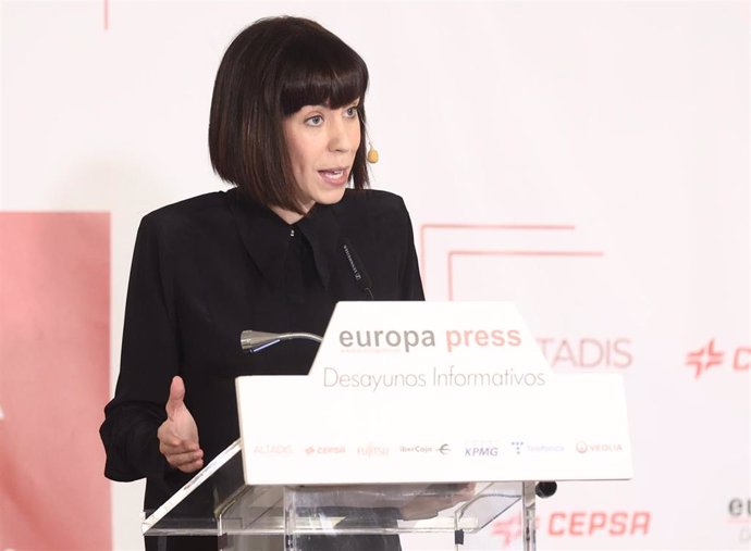 La ministra de Ciencia e Innovación, Diana Morant, interviene durante un desayuno informativo de Europa Press, en el hotel Villa Magna, a 7 de julio de 2022, en Madrid (España).