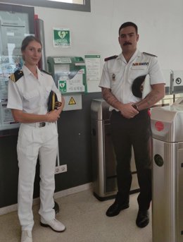 Renfe condecora a dos pasajeros por salvar la vida a otro con un desfibrilador en la estación de El Puerto (Cádiz)