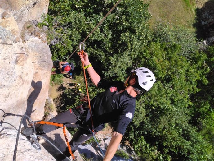 Rescate de dos varones de una vía ferrata de La Hermida